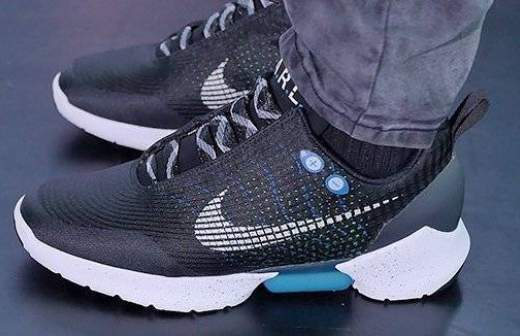 В продажу поступили кроссовки из фильма «Назад в будущее»