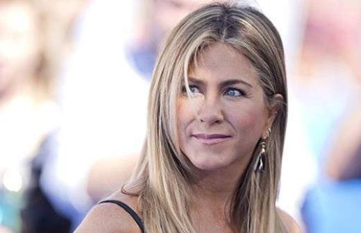 Дженифер Энистон появилась в рекламе Emirates Airlines