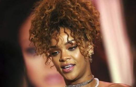 Певица Рианна обозвала Трампа «аморальной свиньей»