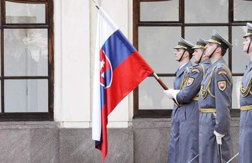 Словакия собирает голоса за выход из НАТО