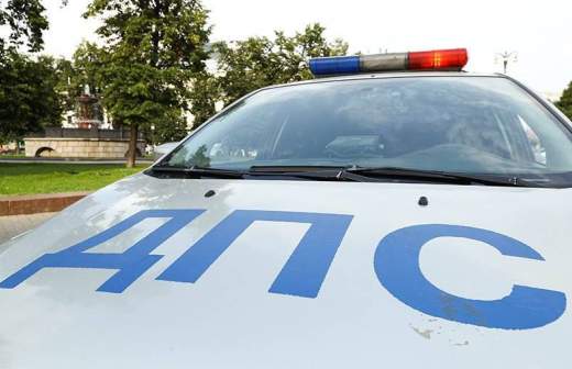 В парке кусково перевернулся автомобиль