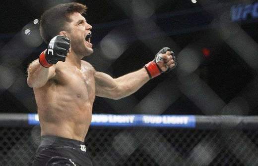 Группа альфа цсн беслан. Тайский боксер удар коленом. Бойцы беллатор. Умирающий боец. Эвелин мартинс боец пфл.