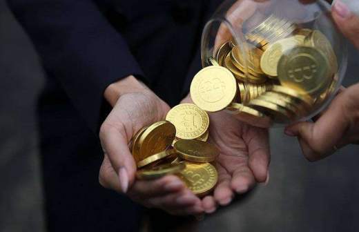 Курс биткоина рухнул до $4,6 тысяч