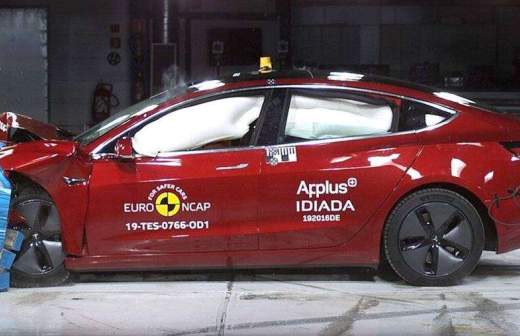 Сбитый автопилот: возгорание Tesla на МКАД поставило вопросы о безопасности модели | Статьи | Известия