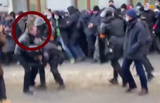 что делают с людьми которых задержали на митинге. Смотреть фото что делают с людьми которых задержали на митинге. Смотреть картинку что делают с людьми которых задержали на митинге. Картинка про что делают с людьми которых задержали на митинге. Фото что делают с людьми которых задержали на митинге