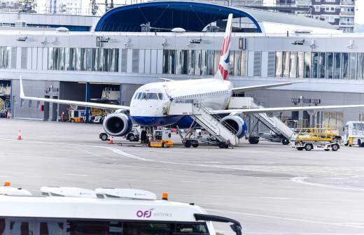 что случилось с ryanair самолетом. Смотреть фото что случилось с ryanair самолетом. Смотреть картинку что случилось с ryanair самолетом. Картинка про что случилось с ryanair самолетом. Фото что случилось с ryanair самолетом