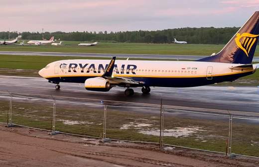 что случилось с ryanair самолетом. Смотреть фото что случилось с ryanair самолетом. Смотреть картинку что случилось с ryanair самолетом. Картинка про что случилось с ryanair самолетом. Фото что случилось с ryanair самолетом