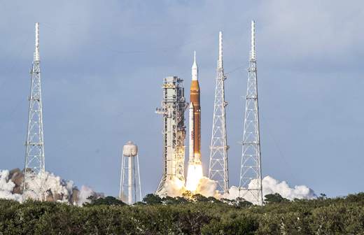 В НАСА сообщили о выходе станции New Horizons из режима гибернации В НАСА сообщили о выходе станции New Horizons из режима гибернации