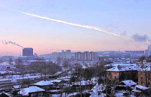 Ударная волна от метеорита выбила окна и разрушила крыши нескольких сотен зданий на Урале. Ранения от разбившихся стекол получили более 1,6 тыс. человек. Общий ущерб от происшествия составил около 1 млрд рублей