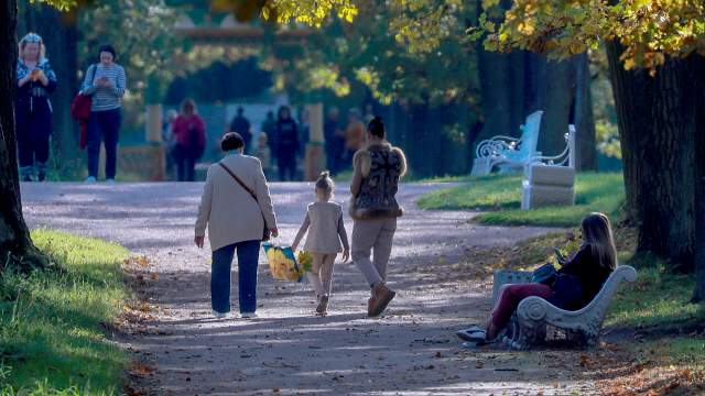 Порно групповое мама сын и бабушка - порно видео смотреть онлайн на чанган-тюмень.рф