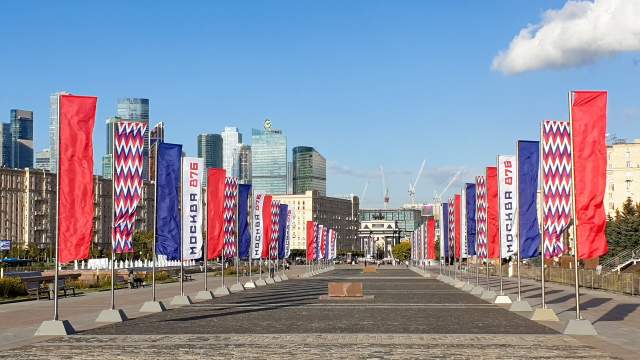 В День города в Москве пройдут три транспортных парада и театральный фестиваль