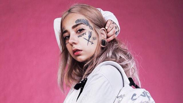 Убитая порноактриса хотела выйти замуж за зарезавшего ее парня | Новости общества | Известия | 11.08.2022