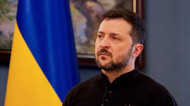 С кем встречается украина Ukraine news: Zelensky's ratings dropped to 15.9