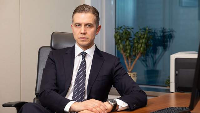 Экс-глава Hyundai в России покинул пост гендиректора «АГР Холдинг» | Новости авто | Известия | 19.11.2025