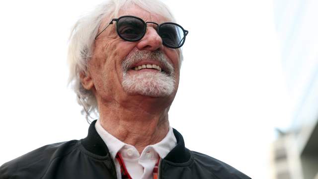 Почетный президент «Формулы-1» Берни Экклстоун в паддоке «Сочи Автодрома»