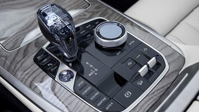 Прозрачный селектор «автомата» доступен за доплату
