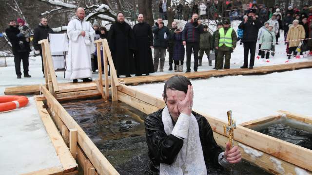Чудодейственные омовения: христиане встретили день Крещения Господня