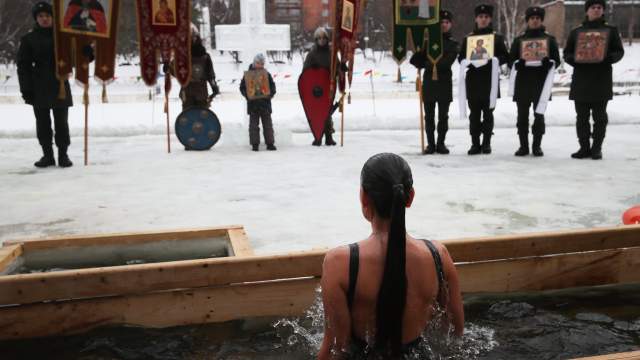 Чудодейственные омовения: христиане встретили день Крещения Господня