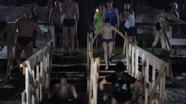 Чудодейственные омовения: христиане встретили день Крещения Господня