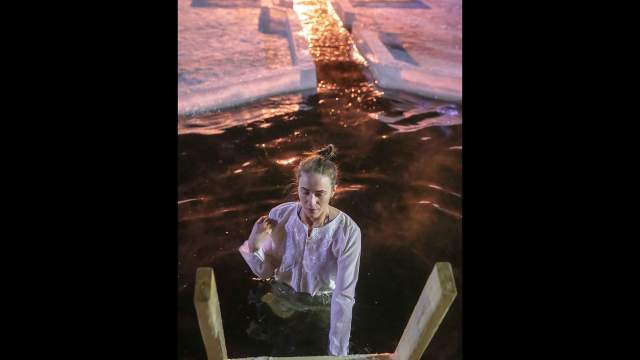 Чудодейственные омовения: христиане встретили день Крещения Господня