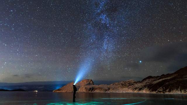 Замерзший Байкал