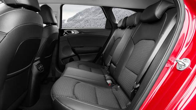 Сзади достаточно просторно