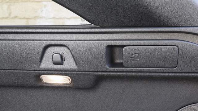 Спинки можно сложить дистанционно, из багажника