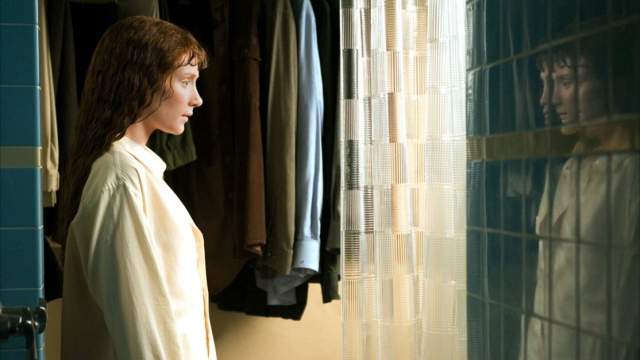 Кадр из фильма «Девушка из воды»