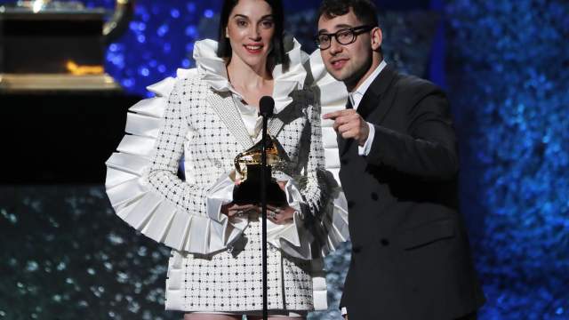 Энни Кларк и Джек Антонофф стали лауреатами в номинации «Лучшая рок-песня» («Masseduction»)