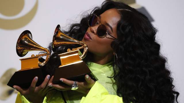 Габриэлла «Габи» Уилсон, более известная под псевдонимом H.E.R., получившая награды за лучший R&B-альбом и лучшее R&B-выступление