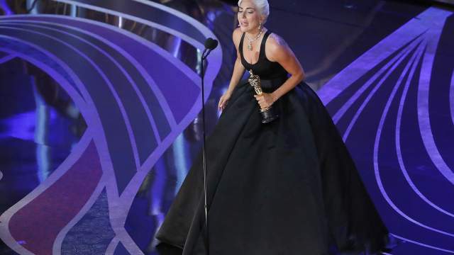 Леди Гага получила «Оскара» за композицию Shallow из фильма «Звезда родилась», которая стала Лучшей оригинальной песней 2019 года