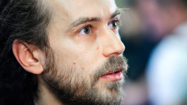 Далеко не последнюю роль в становлении будущей звезды сыграли: отец рэпера — Александр Толмацкий — на тот момент известный музыкальный продюсер, и сосед по общаге в одном из швейарских ВУЗов — сын президента Замбии 