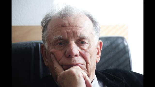 Нобелевский лауреат Жорес Алферов в рабочем кабинете в Государственной думе РФ