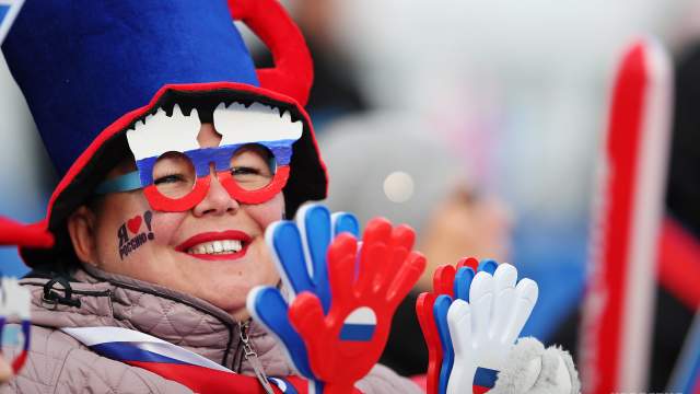 Болельщица на соревнованиях по ориентированию на лыжах