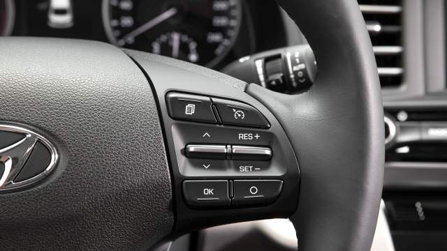 Круиз-контроль есть уже в базовой комплектации