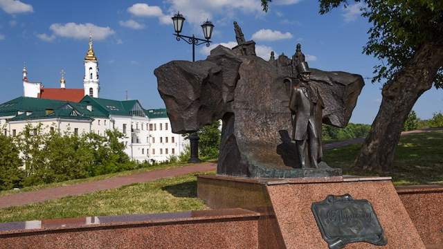 Памятник А.С. Пушкину на улице Пушкина в городе Витебске