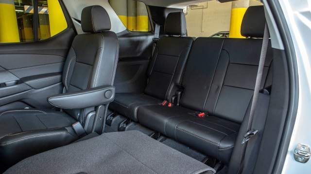 На галерку можно попасть, не выходя из машины