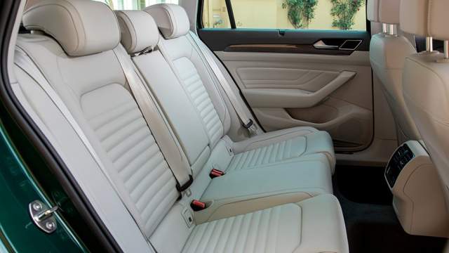 Места на заднем ряду достаточно