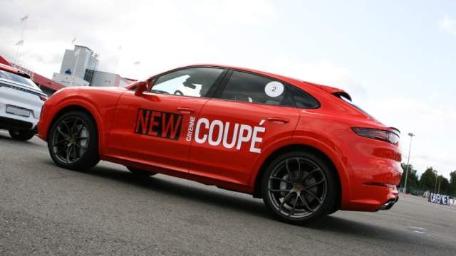 скорость у Cayenne Coupe и Cayenne S Coupe ниже на два километра в час