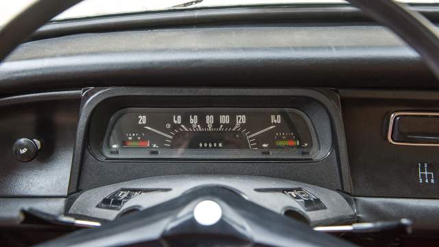 Спидометр оптимистично размечен до 140 км/ч