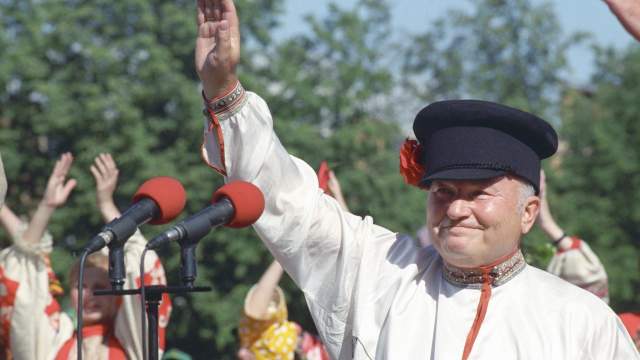 Юрий Лужков на церемонии открытия пятого Московского фестиваля пива, 2003 год