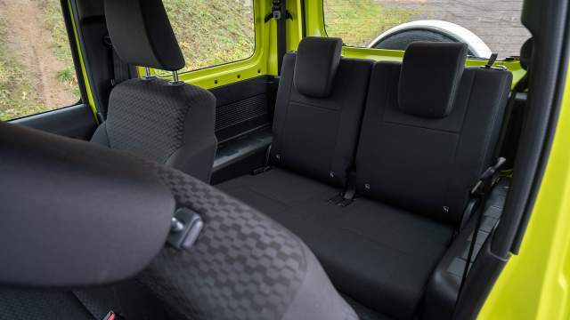 Сзади есть место только для двоих