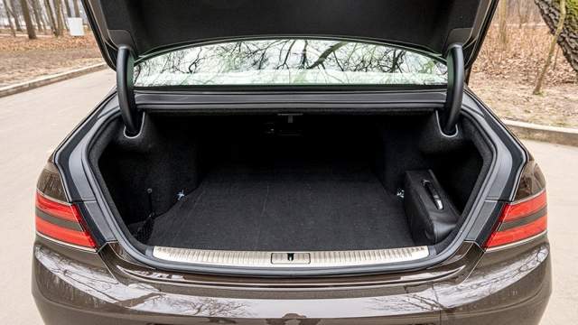 Объем багажника — 484 литра 