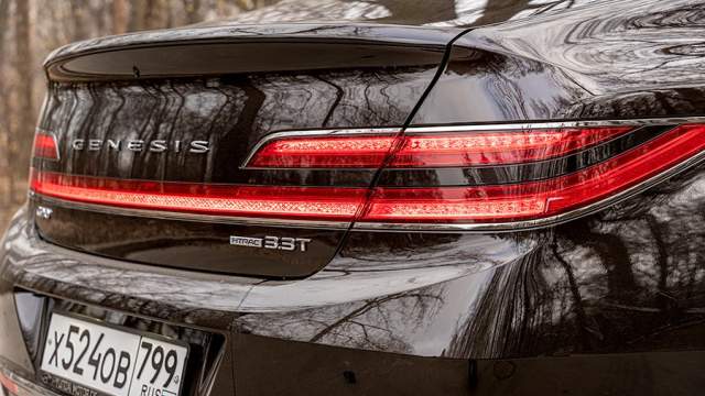 Фонари соединены в нижней части