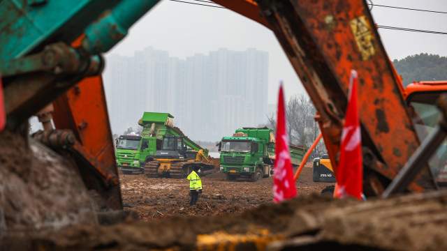 Строительство госпиталя в Ухане