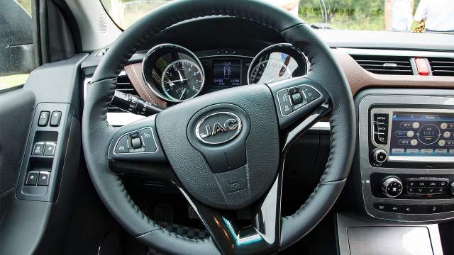 Как снять руль jac t6