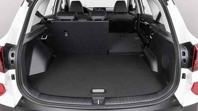 Объем багажника — 468 литров, со сложенными спинками — 1428 литров