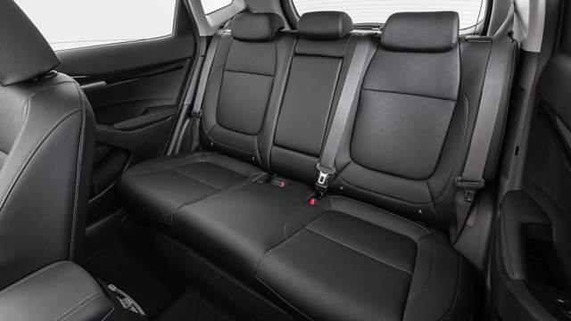 Наклон спинок регулируется