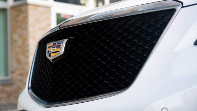 У версии Sport мелкоячеистая решетка радиатора...