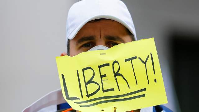 Протесты против карантина в США